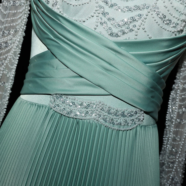 Vestido de Festa Luxo em Cetim Decorado com Cristais