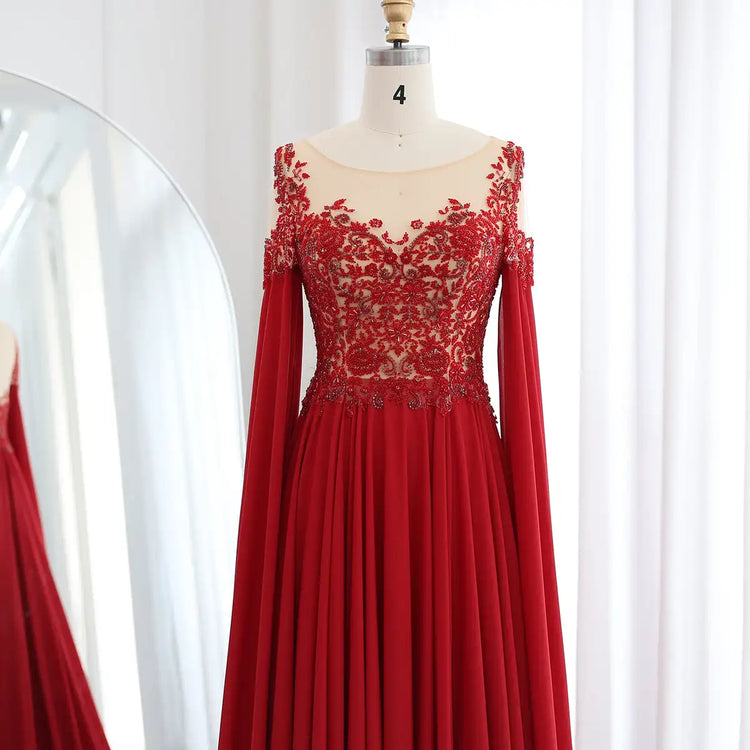 Vestido de Festa Longo em Chiffon Vermelho com Pedrarias e Mangas em Cape