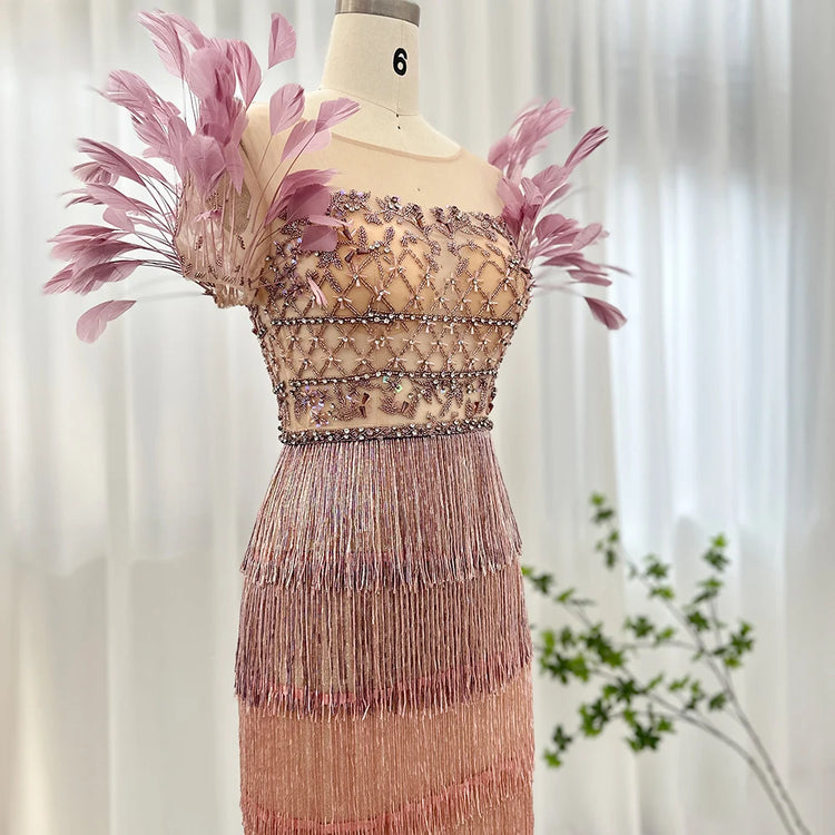 Vestido de Festa Luxo Alta Costura com Detalhes em Plumas