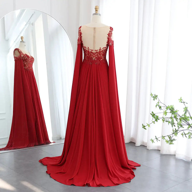 Vestido de Festa Longo em Chiffon Vermelho com Pedrarias e Mangas em Cape