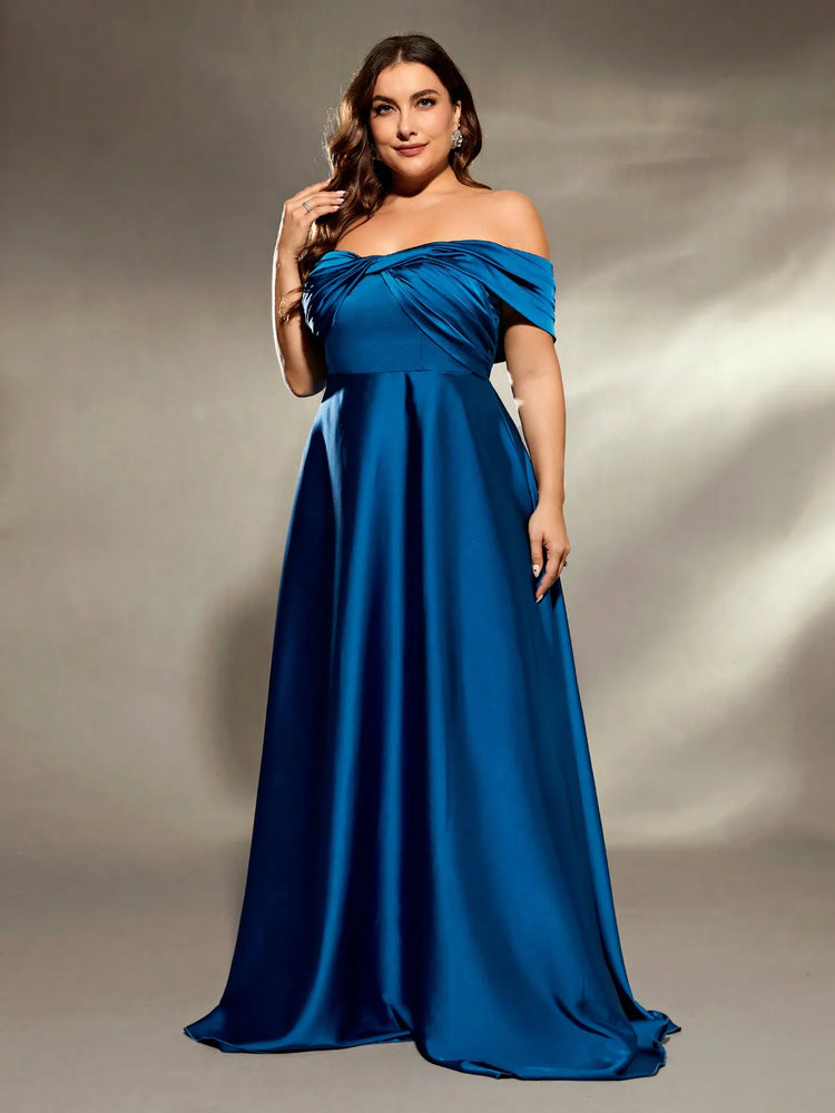 Vestido Plus Size Azul Marinho Moderno