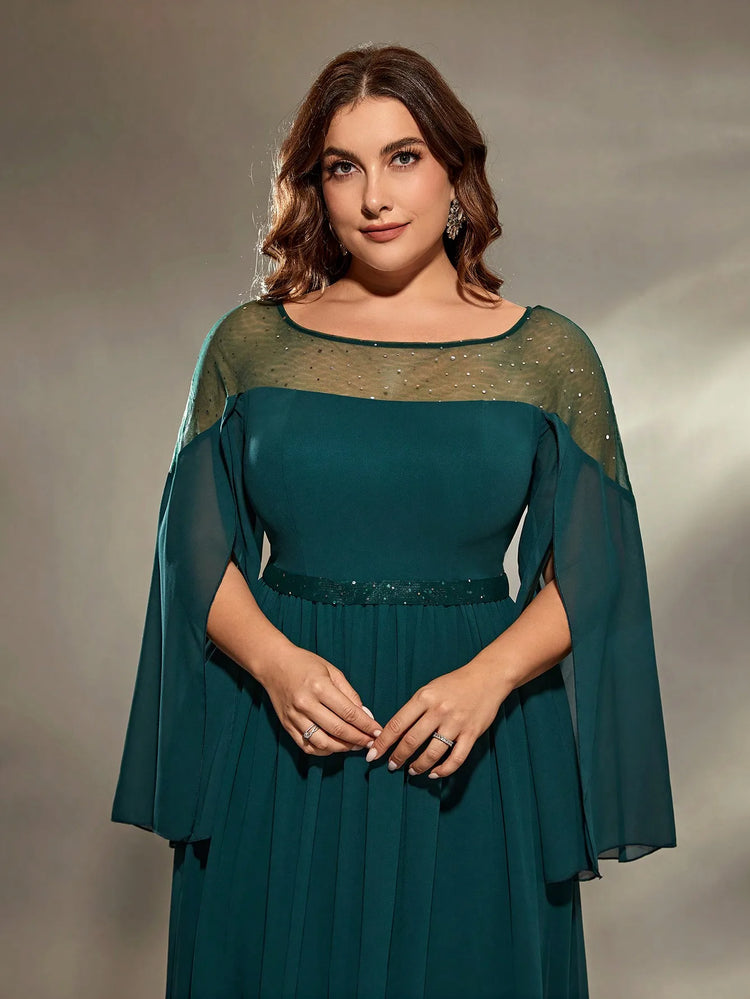 Vestido Plus Size Verde com Renda e Capa Clássico