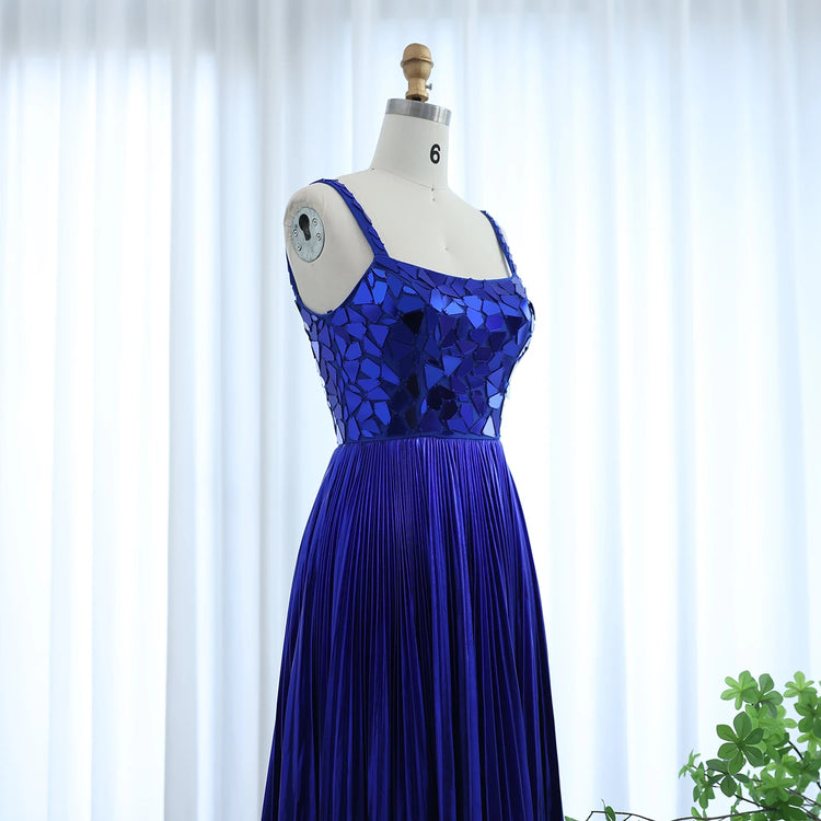 Vestido Longo com Brilho e Detalhes de Diamantes