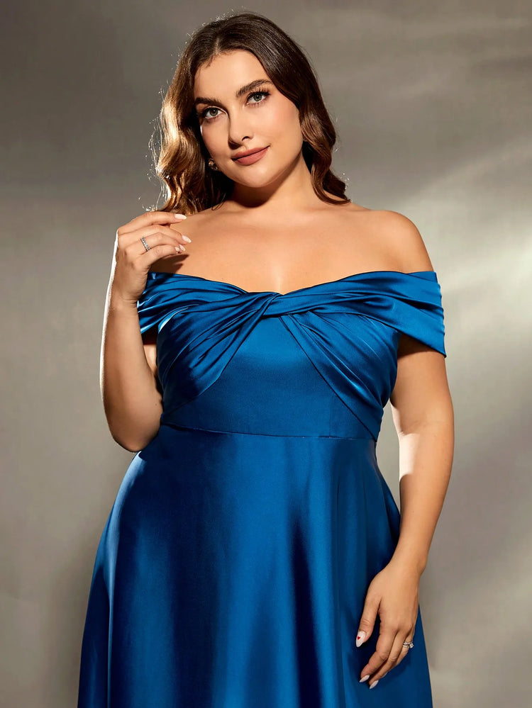 Vestido Plus Size Azul Marinho Moderno